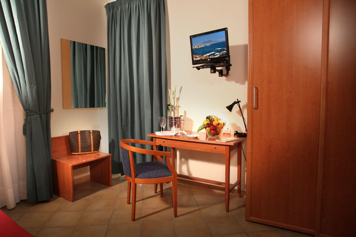 Caravaggio Hotel Νάπολη Εξωτερικό φωτογραφία